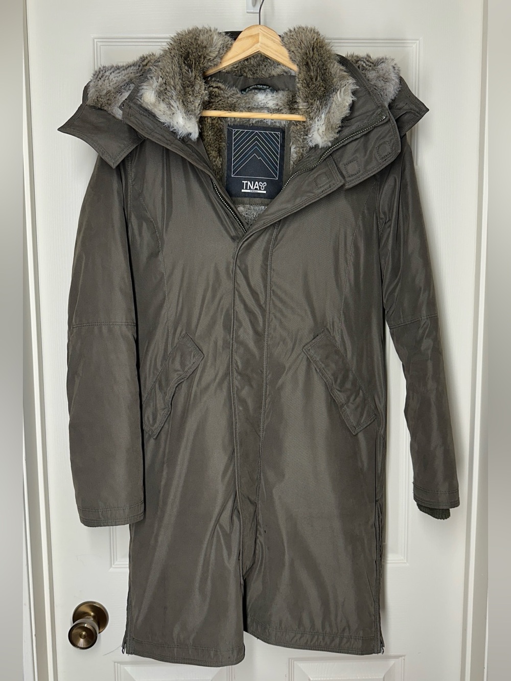 Aritzia TNA Chamonix Olive Green Faux-Fur Hooded Parka